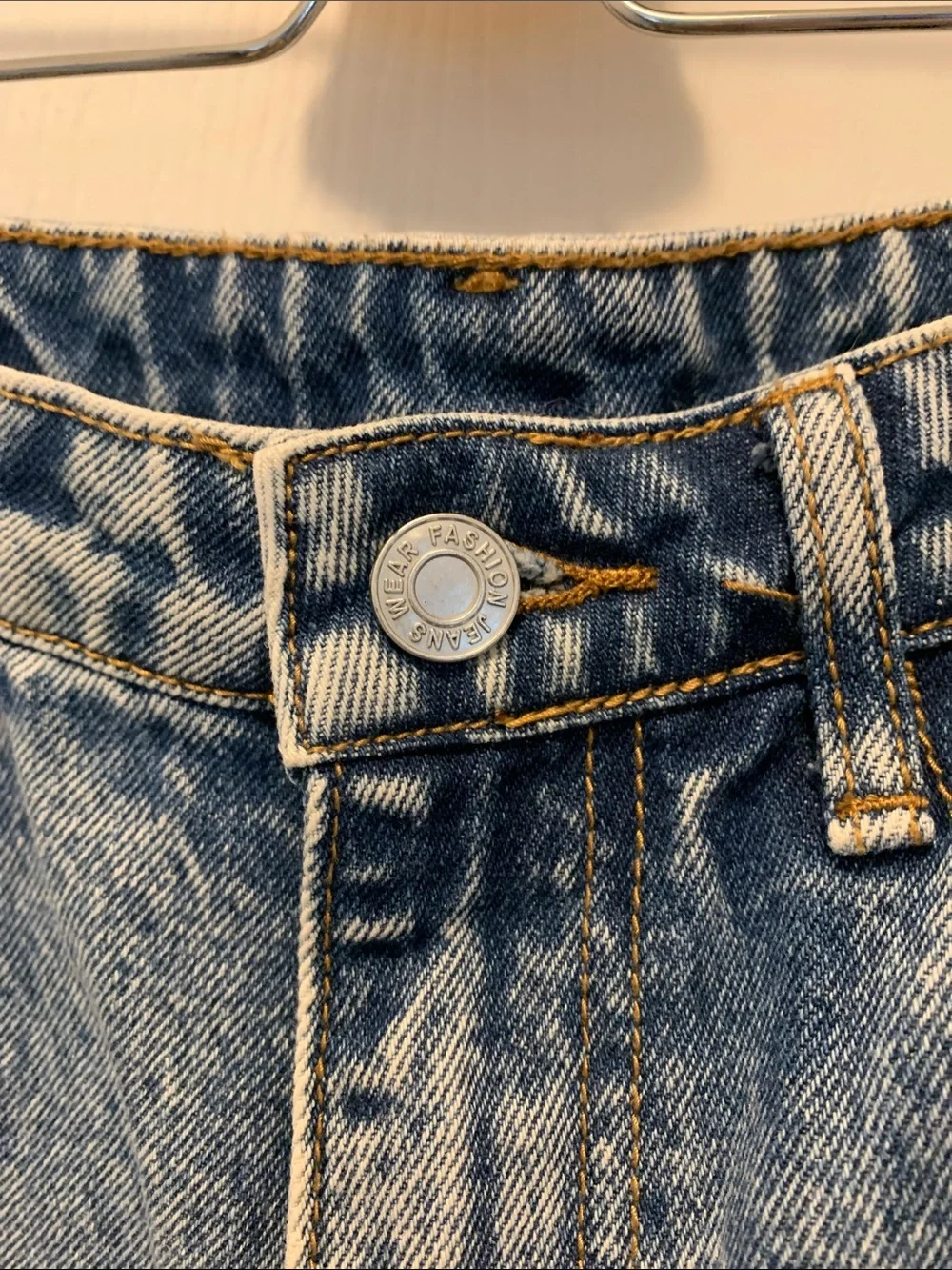 SHEIN Light Blue Distressed High-Rise Jeans